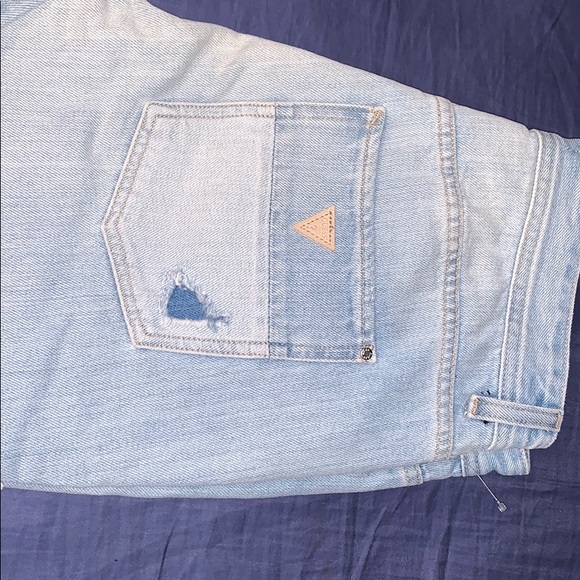 NWOT Guess Jeans! - Picture 3 of 5
